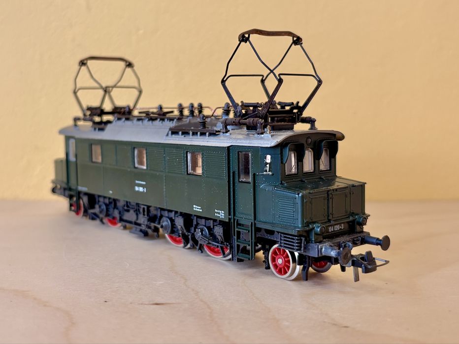 Локомотив Roco 04144S DB BR 104 влак, влакче, Piko