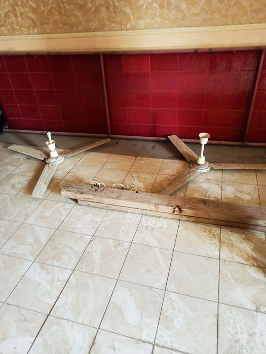 Распродажа мебели из кафе