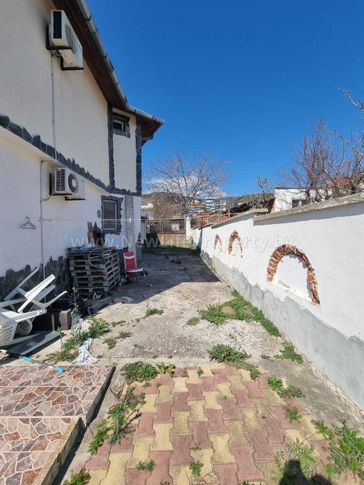 Двуетажна къща с басейн, Инцараки Свети Влас