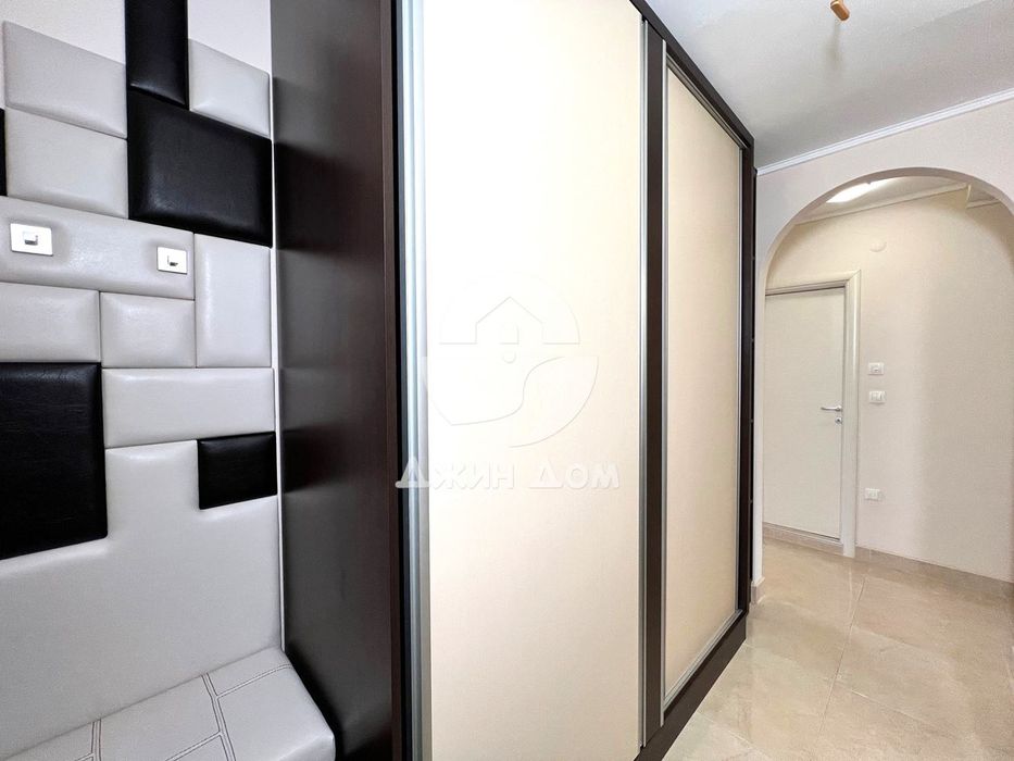 Стилен тристаен апартамент в к-с „Посейдон“, гр. Несебър