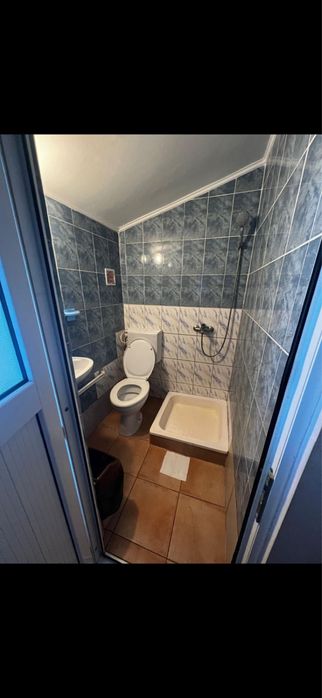 Inchiriez camera in vila