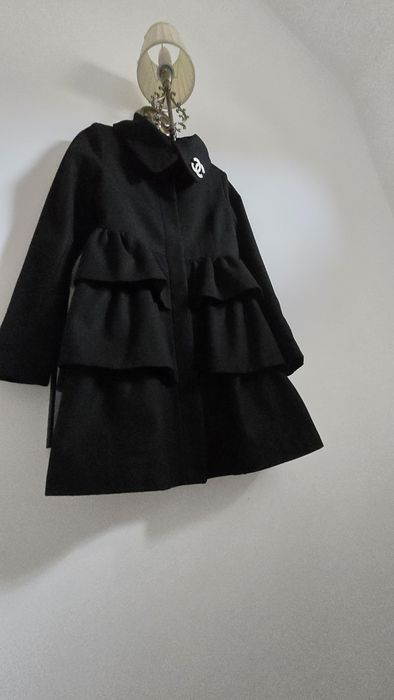 Palton negru, elegant, croi deosebit