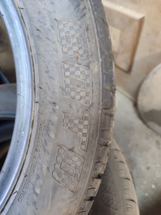 Продавам гуми за джип 235/55/18