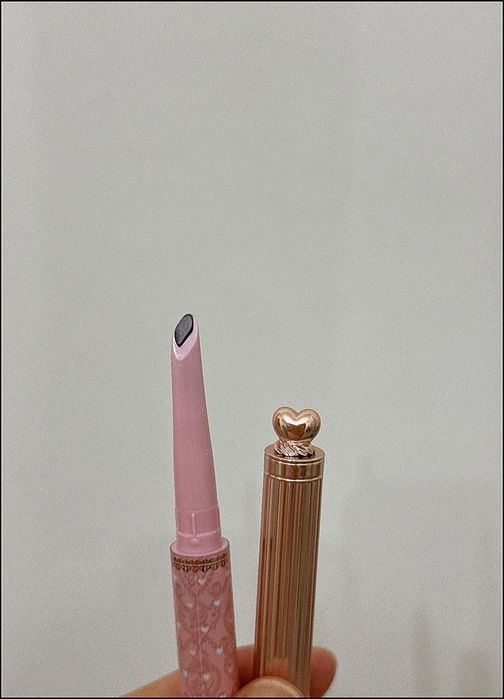 Косметика Flower Knows