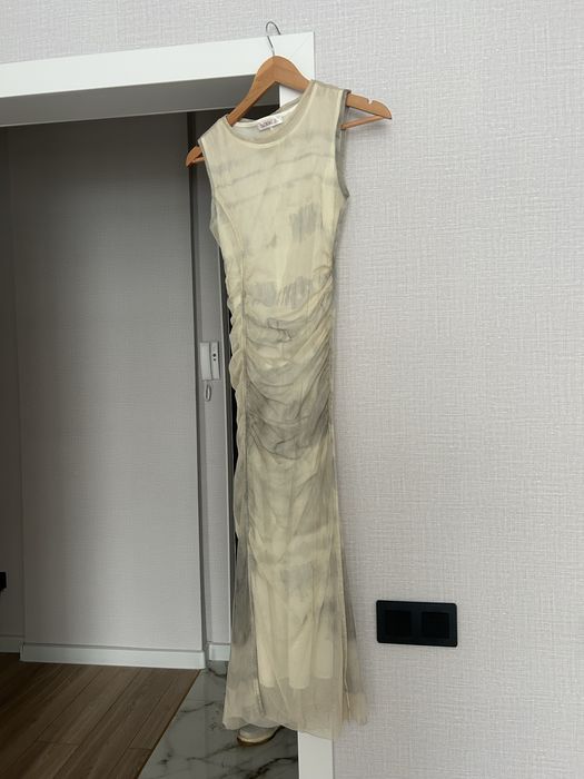 Платье летнее. Подчеркивает фигуру