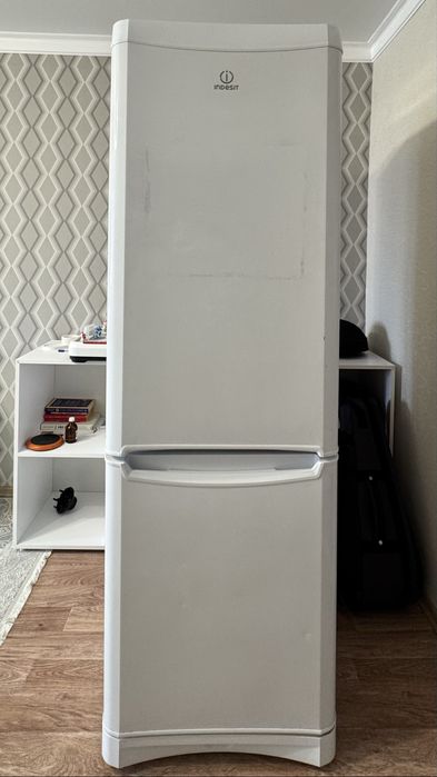 Холодильник INDESIT