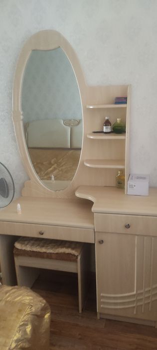 Спальный гарнитур