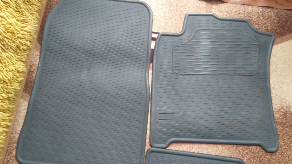 Продавам оригинални стелки за Рено Модус