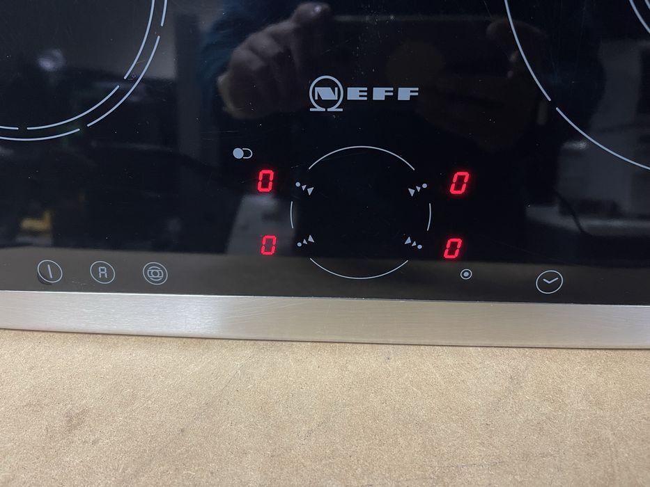 Стъклокерамичен плот NEFF - T1573N0