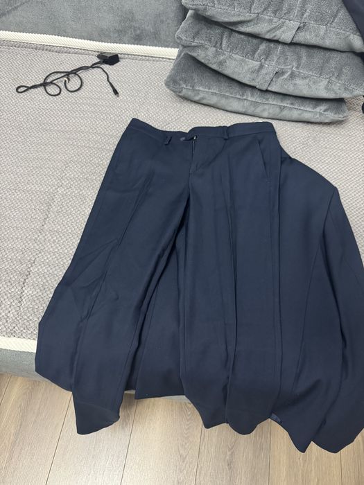 Продам школьный костюм