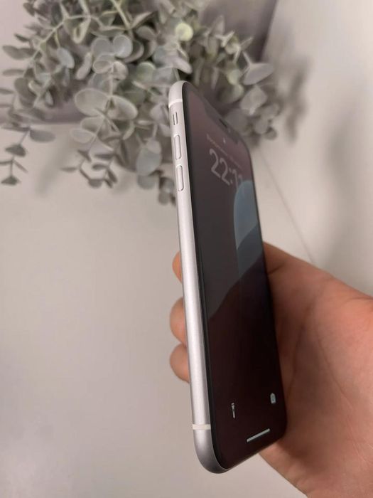 Iphone XR 128гб в отличным состоянии