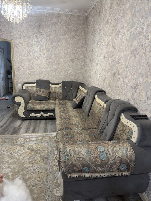 Диван Г образный