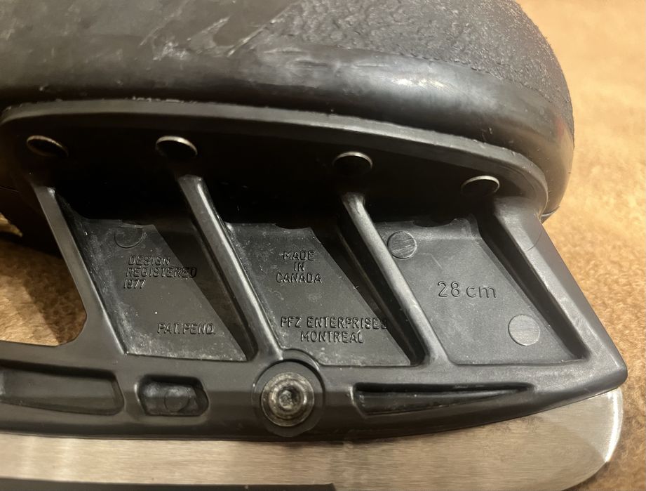 Patine de hochei Koflach, mărime 43