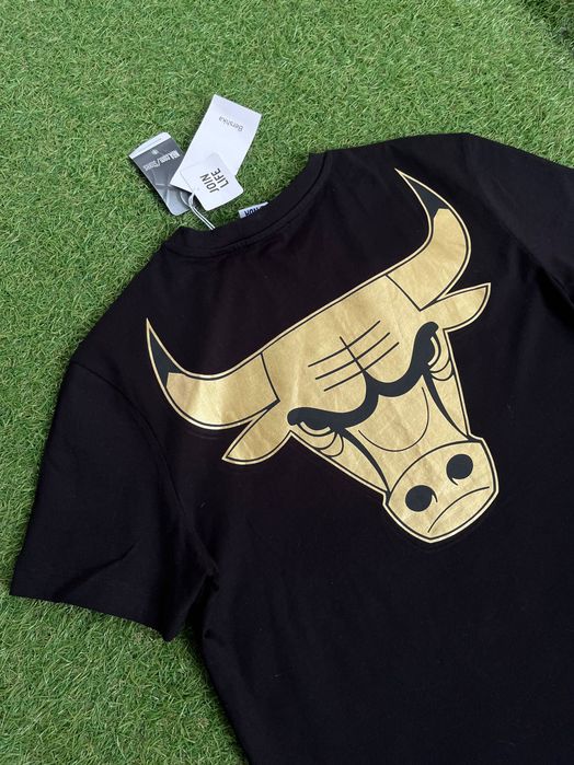 Мъжка блузка с къс ръкав : Bershka & NBA Chicago Bulls XS