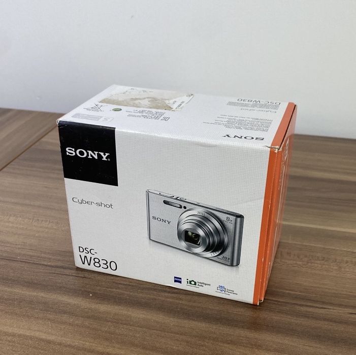 Camera foto compacta Sony w830 nou , sigilat , achizitie 2026,ZEISS 25-200 mm