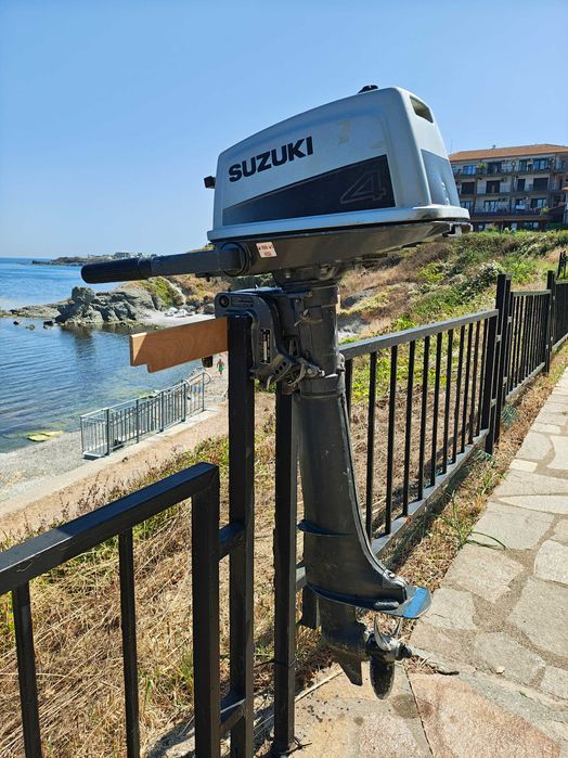 Извънбордов двигател Сузуки DT4 4к.с.