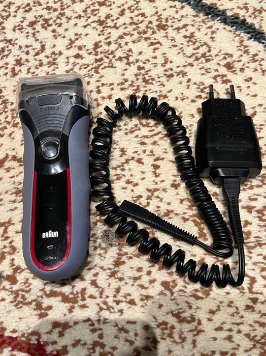 Aparat de ras Braun 320S-4.