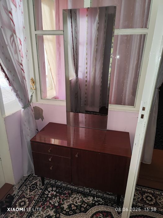 Срочно!!! Мебель для спальных комнат. Состояние отличное.