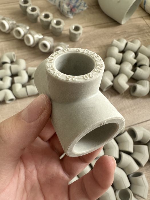 Продам комплектующие для водоснабжения