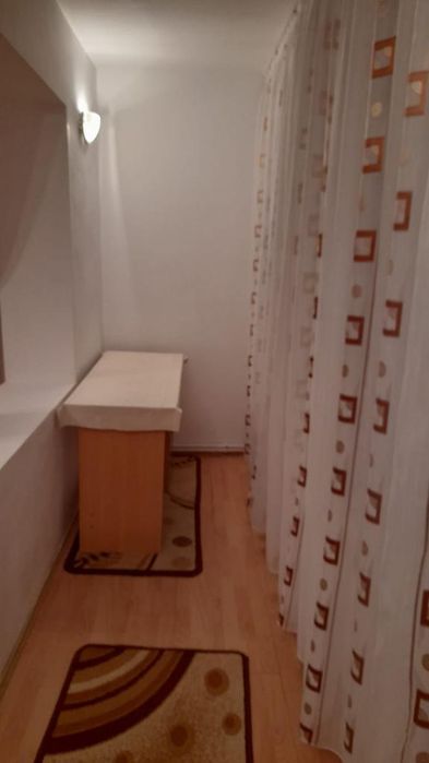 Închiriez apartament cu o cameră