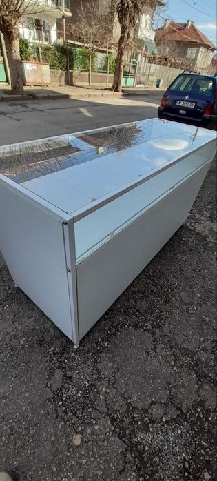 Витрина за магазин