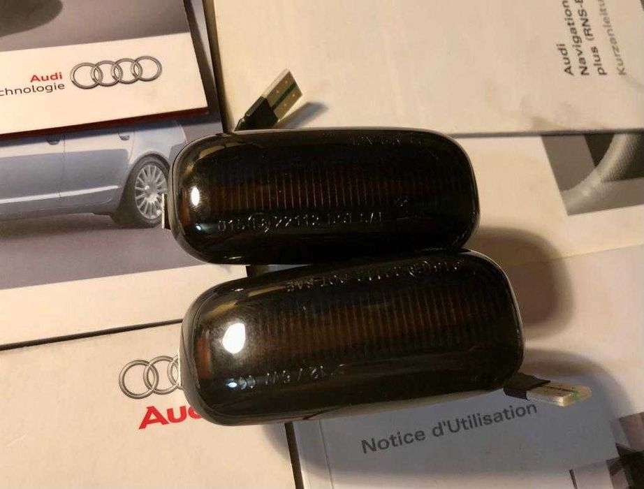 Set 2 bucati semnalizari aripa laterale AUDI A3-A4-A6