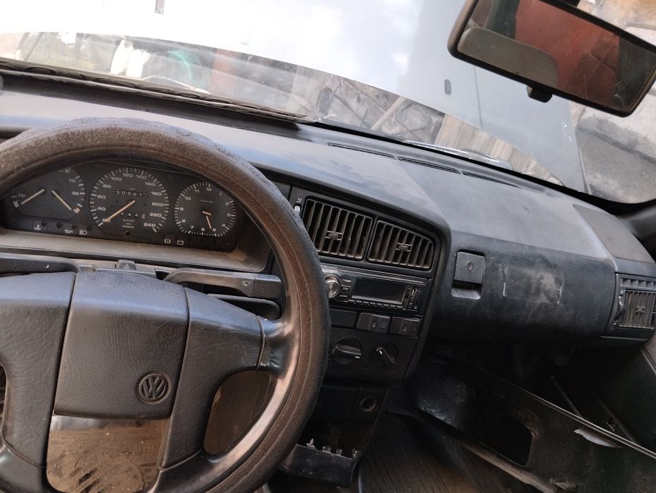 Пасат б3 продам на востановление