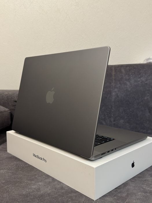 MacBook Pro 16” (M1 Pro, 2021)