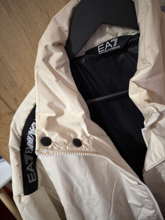 Emporio Armani оригинално ново тънко яке