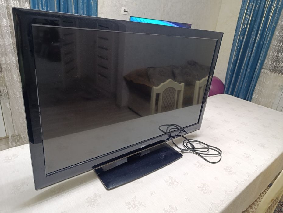 Продам телевизор LG