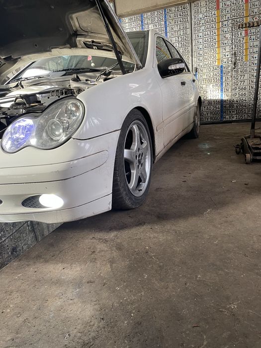 Mercedes benz w203