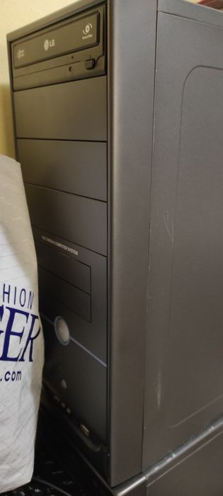 Продавам компютри за по 30- 40 лева..