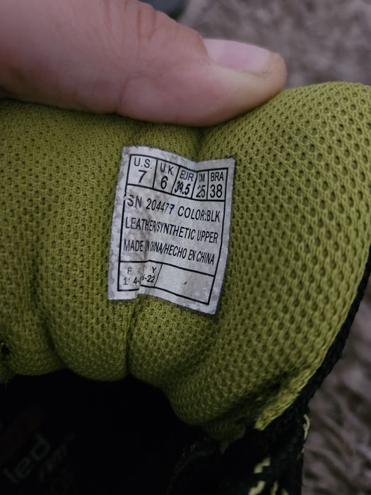 Skechers  зимни Ботуши 39.5
Непромокаеми боти Selmen Melano,