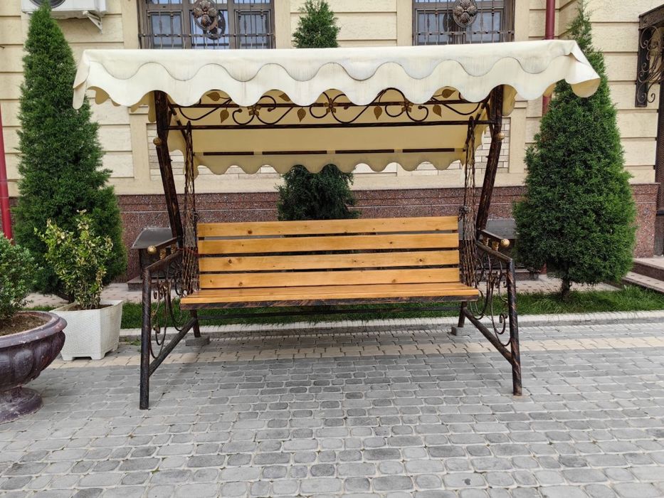 Продается качеля садовая металлическая