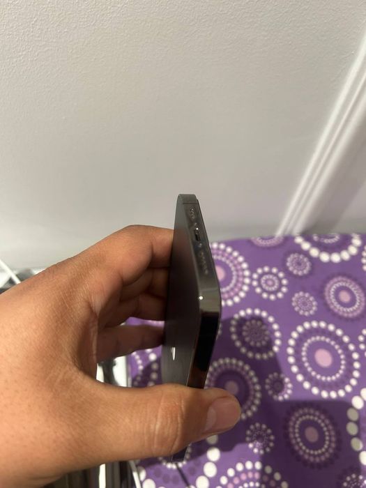 Iphone 12 pro.        Z