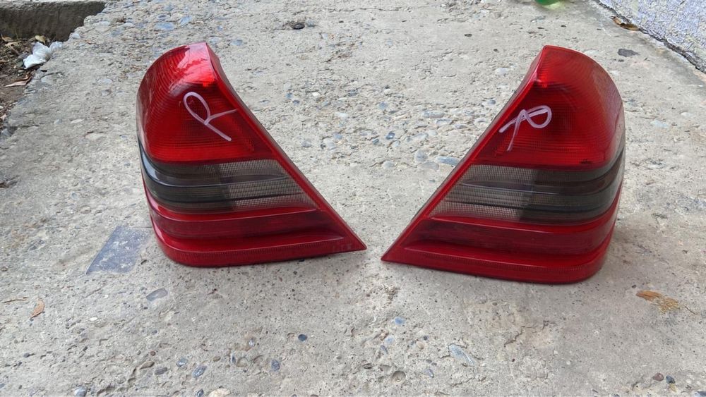 Мерседес сешка 202 задний стоп