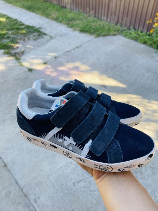 Vand adidasi premiata