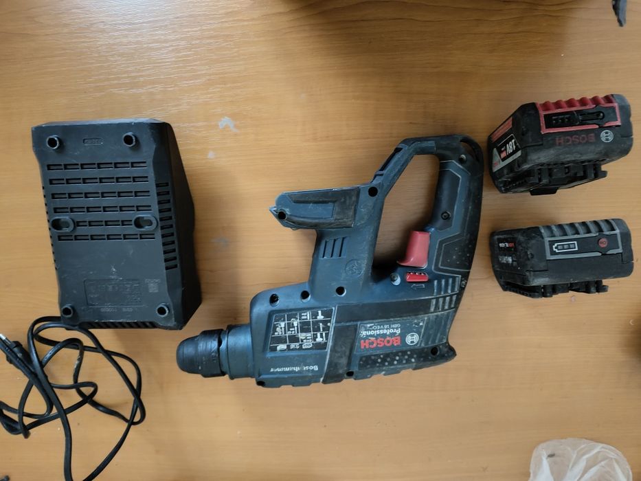 Акумулаторен перфоратор Бош