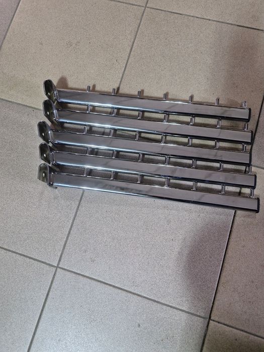 Продам оборудование для торговли одеждой..700 тг.