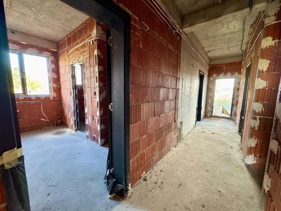 Продава се Промишлена сграда в с. Козаревец, Област Велико Търново - 6861 кв.м за 100 €/кв.м - Снимка #13