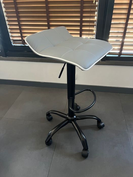 Бар стол на колелца Париж + 24м гаранция и безплатна доставка