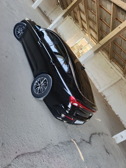 Kia5 мошин сотилади