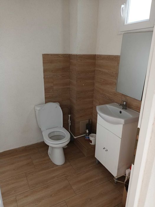 Inchiriez spatiu comercial -birouri sau activitati similare,zona Universitatea Biotera