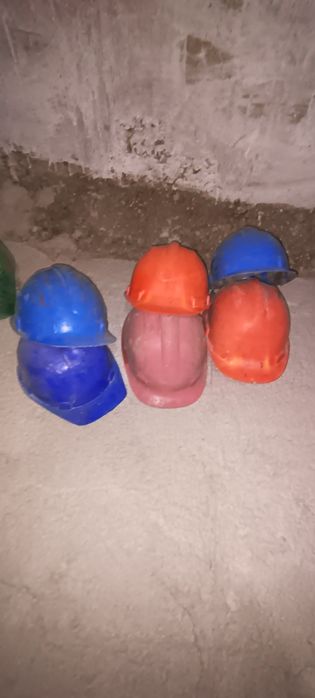 Каски советские продам недорого