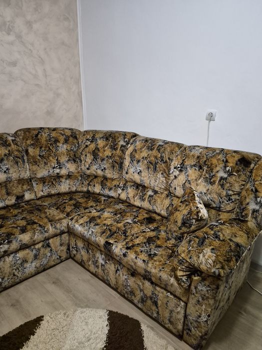 Vînd colțar,extensibil,stare impecabilă