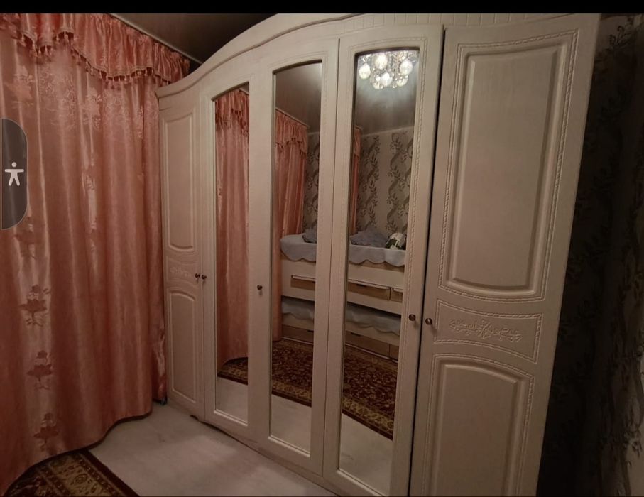 Продам спальный гарнитур