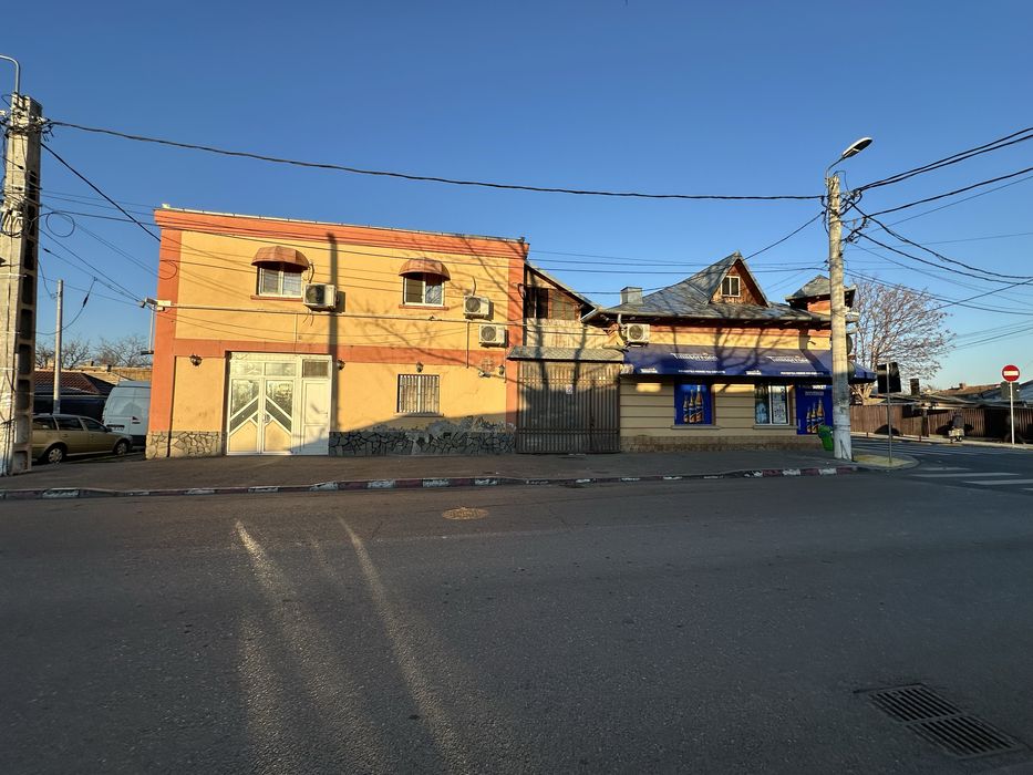 De vanzare spatiu comercial + locuință  amprenta totala 530 mp