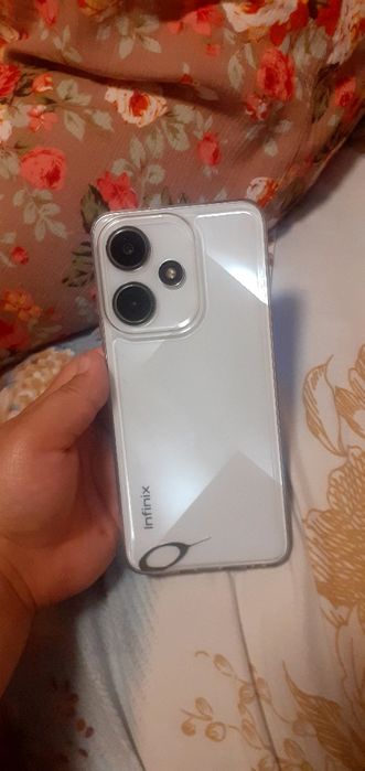Telefon Infinix Hot 30 i . 12 oy kafolat yangi 4 oy ishlatilgan