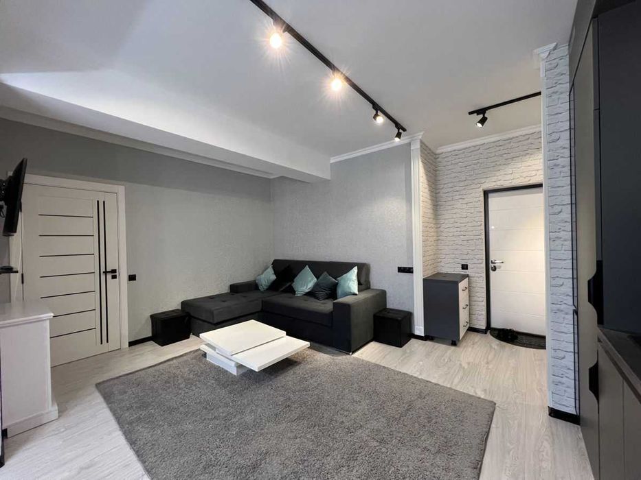 Дава се под наем Двустаен апартамент в София, Левски Г - 52 кв.м за 350 € - Снимка #1