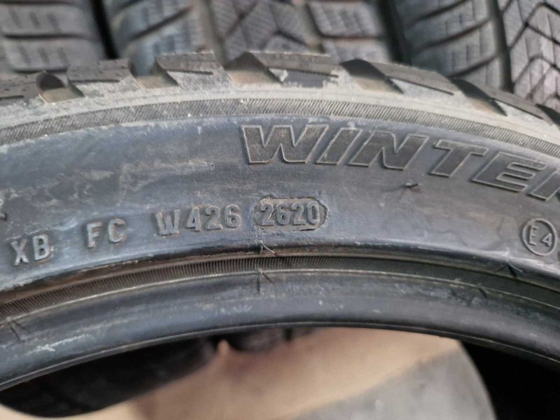 4 Pirelli R19 235/40
зимни гуми DOT2620